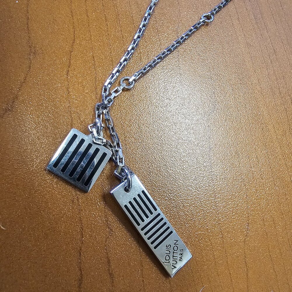 Louis Vuitton Palladium Corriet Damier necklace